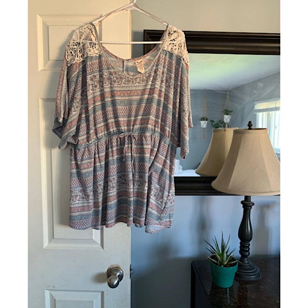 Multi colored peep shoulder tunic